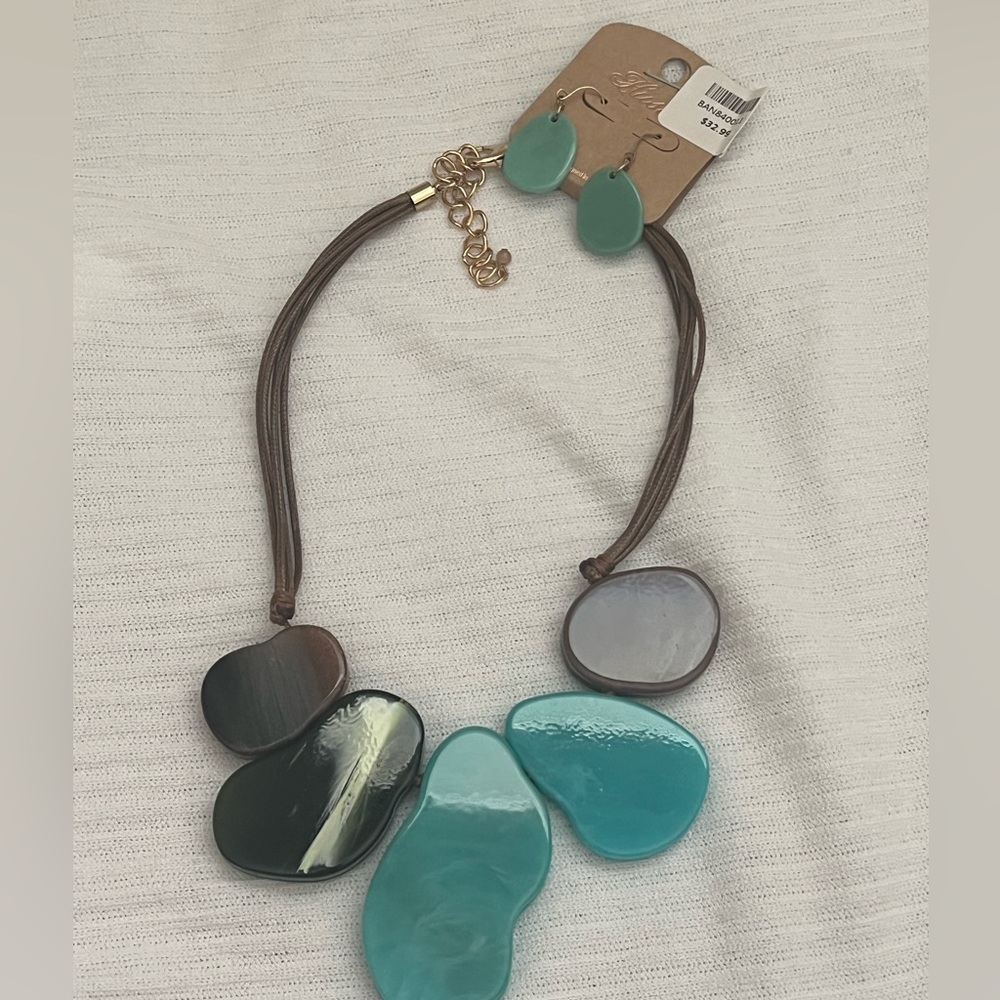 Necklace and matching earring